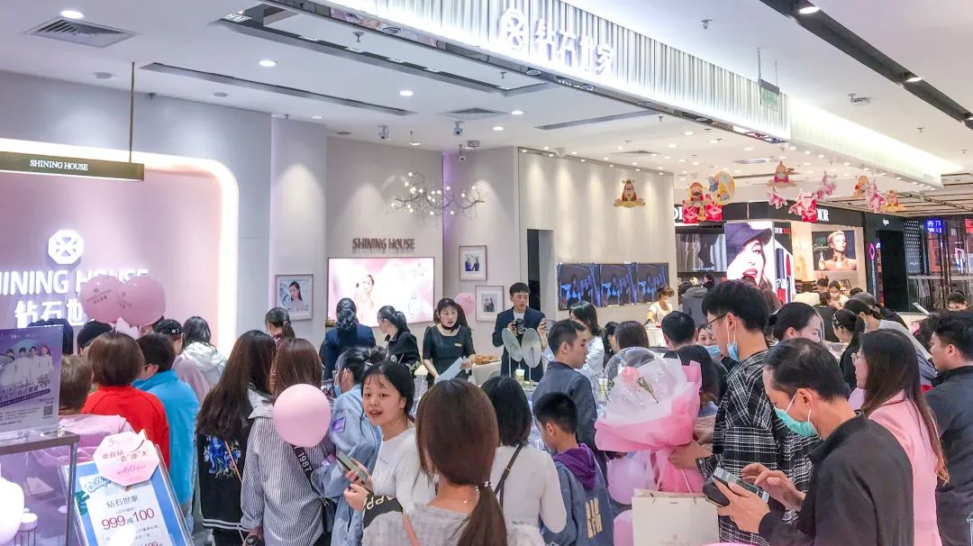 入局新零售、私域月銷400萬(wàn)，60%線上成交只靠1個(gè)爆品！